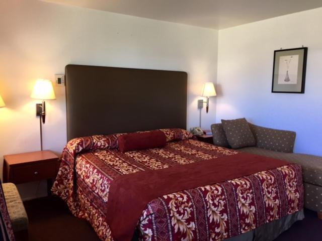 Maple Inn And Suites Los Banos Exteriér fotografie