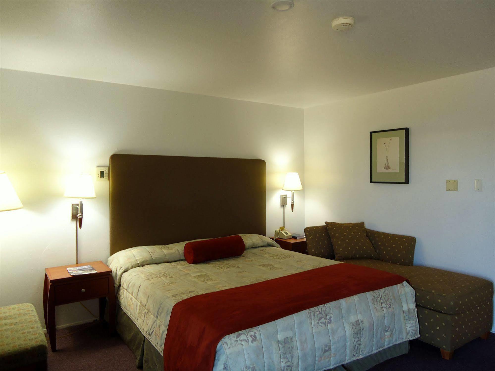 Maple Inn And Suites Los Banos Exteriér fotografie